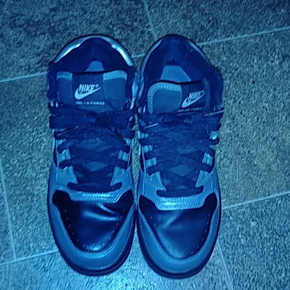 Nike - Picture 3 of 4